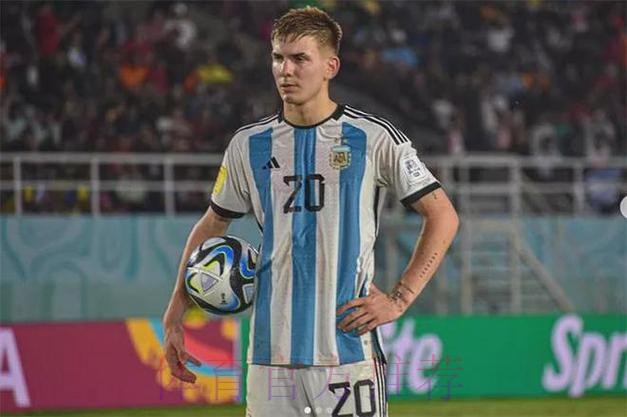 世体:维+居都没站出来 马斯坦托诺难匹敌亚马尔 世体:维+居都没站出来 马斯坦托诺难匹敌亚马尔